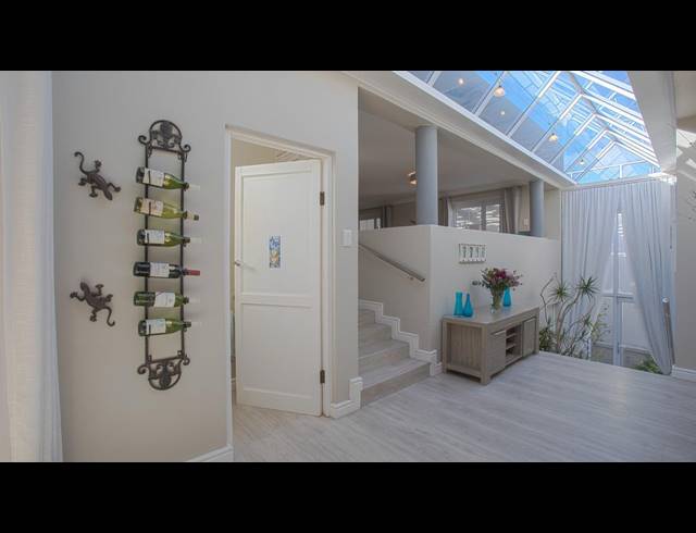 4 BEDROOM FREESTANDING TO LET IN MELKBOSSTRAND CENTRAL